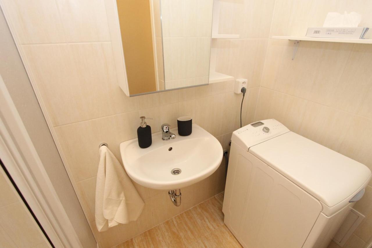 Zizka Home Apartments Praha Bagian luar foto