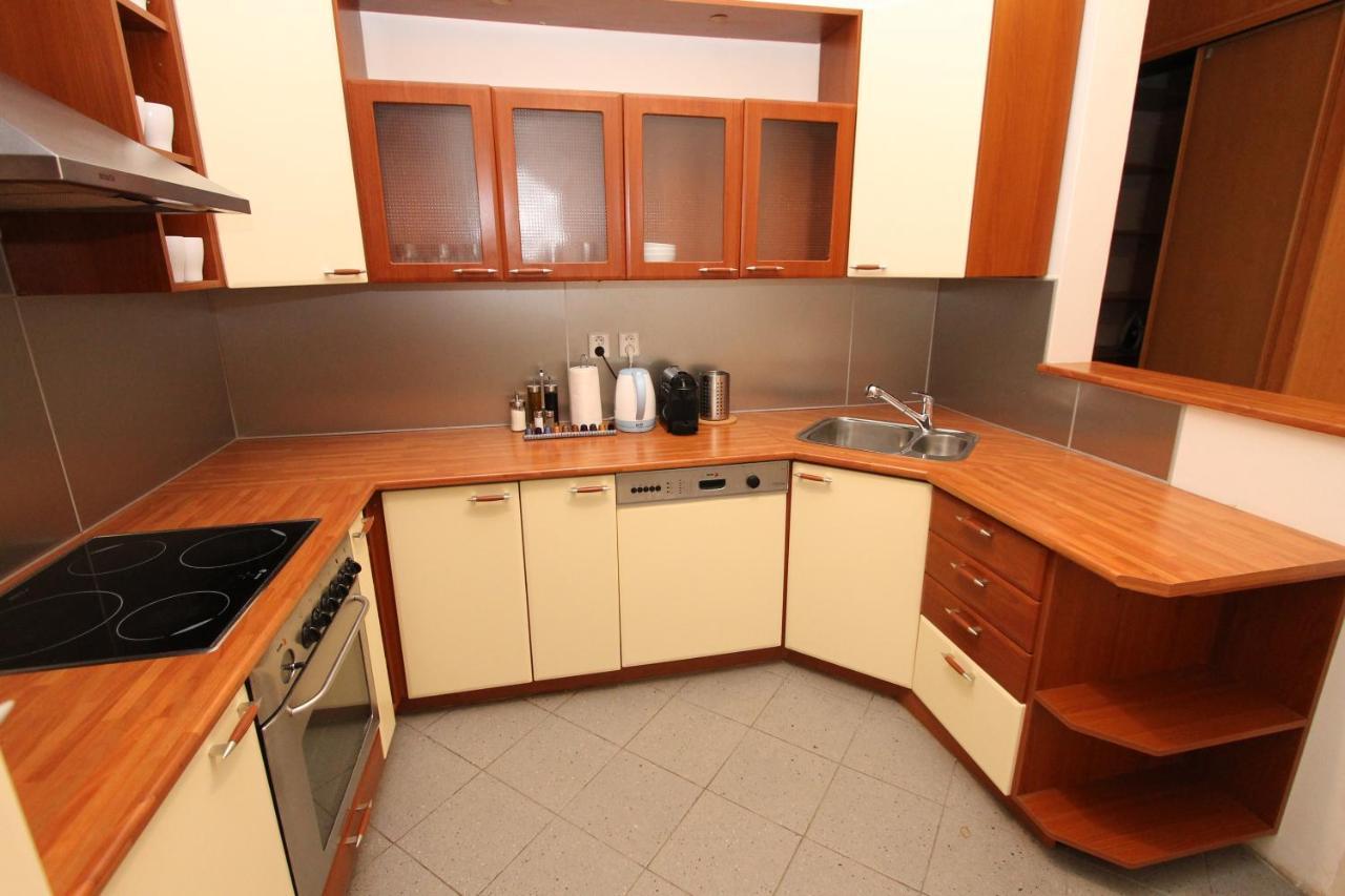 Zizka Home Apartments Praha Bagian luar foto