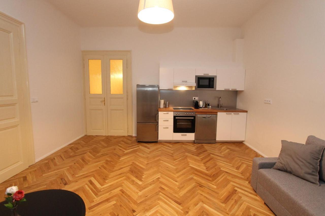 Zizka Home Apartments Praha Bagian luar foto