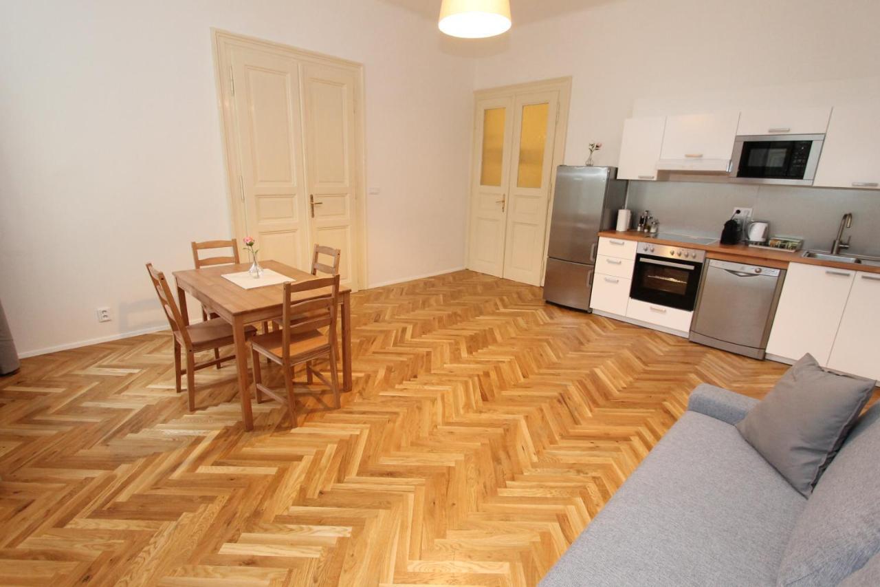 Zizka Home Apartments Praha Bagian luar foto